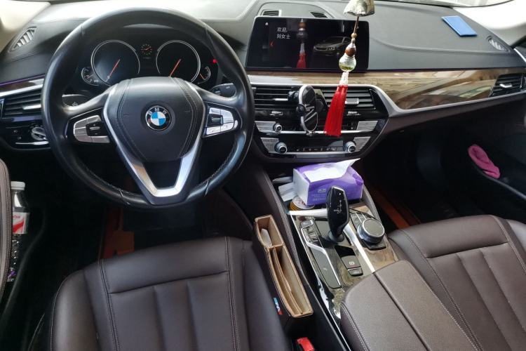 Used BMW 5 Series 2018 525Li Luxury Package Center Console