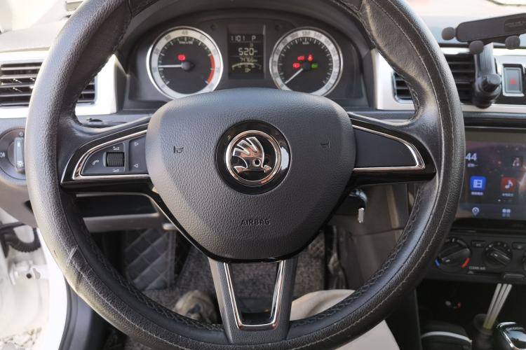 Used Skoda Rapid 2019 1.5L Automatic Comfort Edition China VI Standard Steering Wheel