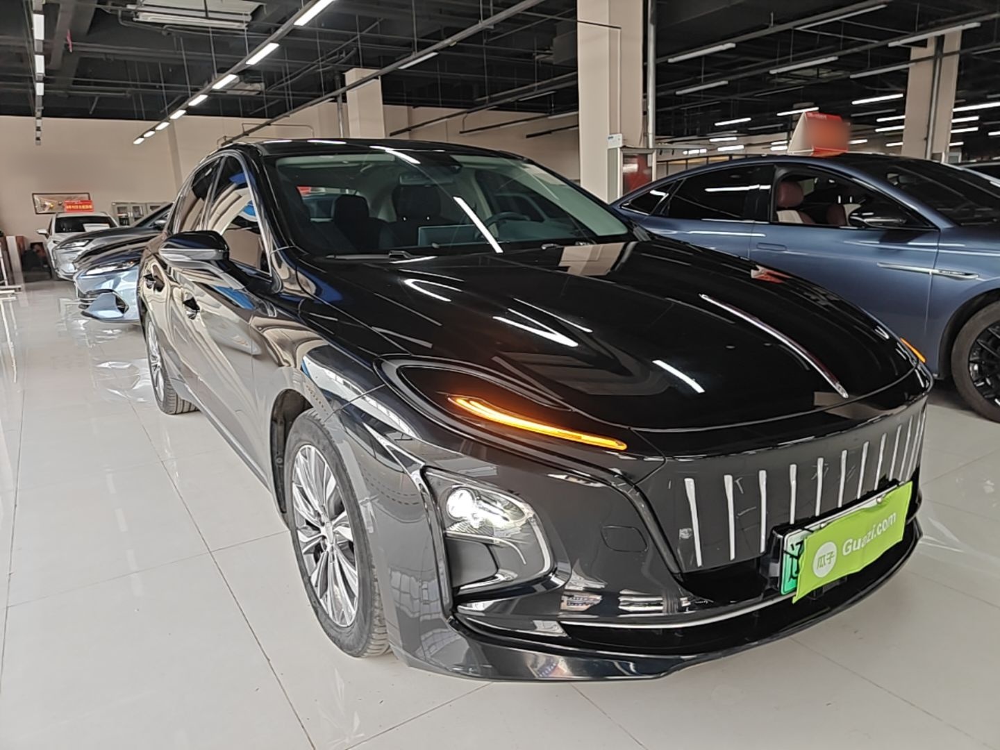 Hongqi E-QM5 2022 431 km Charge & Enjoy Edition — снимка 3