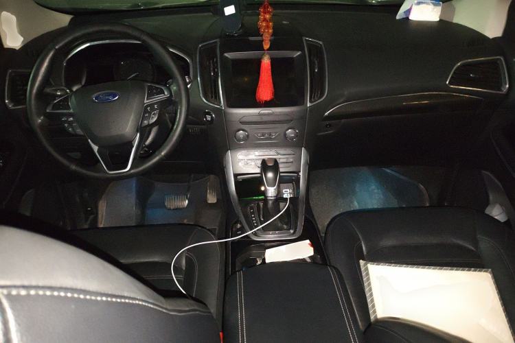 Used Ford Edge 2016 EcoBoost 245 Two-Wheel-Drive Titanium 7-Seater
