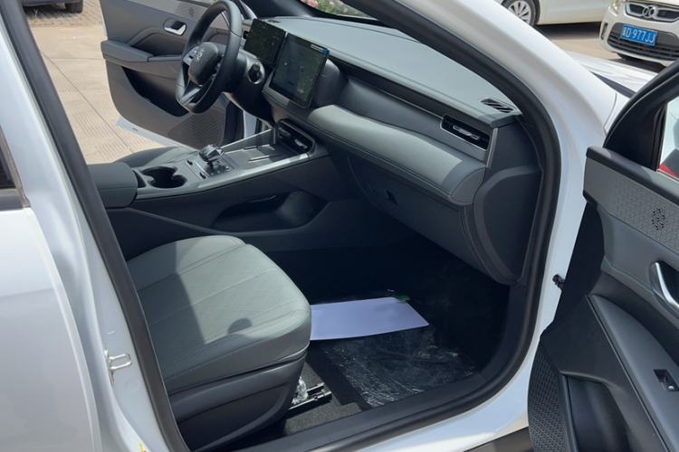 Used BYD Qin PLUS 2025 DM-i Smart Drive 55KM Leading Model Left Front Seat