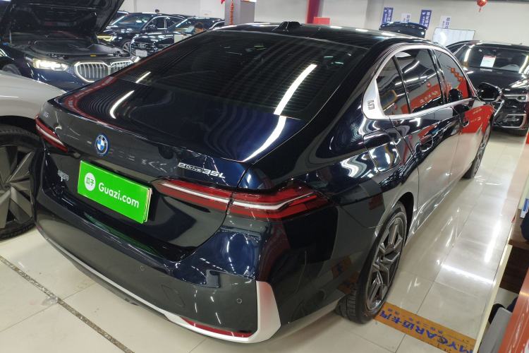 Used BMW i5 2024 eDrive 35L Luxury Package
