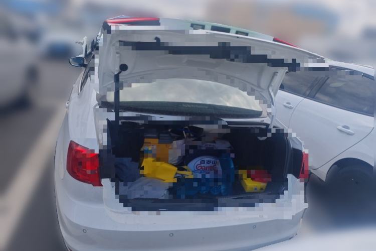 Used Volkswagen Sagitar 2015 1.6L Manual Comfort Model Trunk