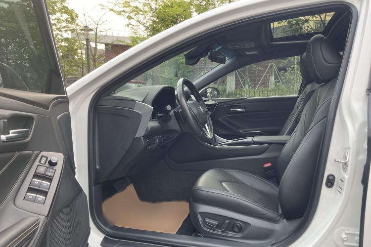 Used Toyota Avalon 2022 2.5L Luxury Edition Interior 3