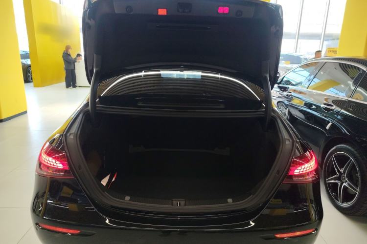 Used Mercedes-Benz E-Class 2022 Second Facelift E 300 L Prestige Edition
