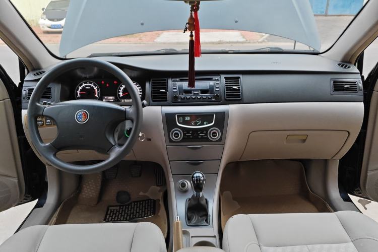 Used Geely Auto Ocean 2012 Energy-Saving Model 1.5L Manual Elite Edition Center Console