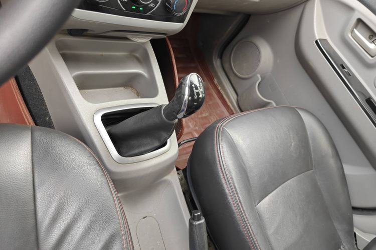 Used BAIC Weiwang M20 2014 1.5L practical type BJ415A Interior 2