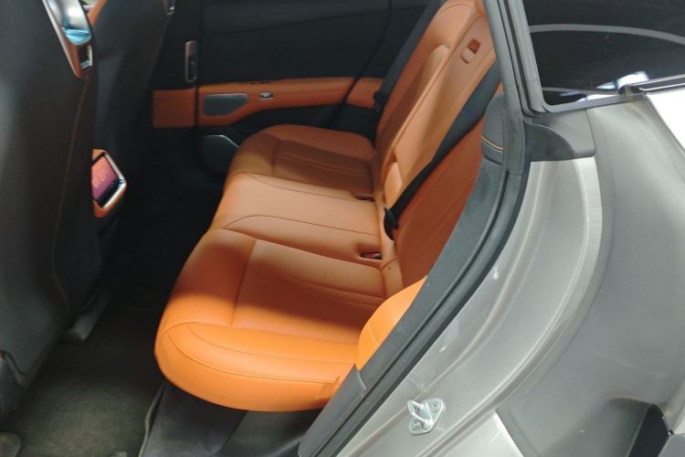 Used Xiaomi Auto YU7 2025 Ultra-Long Range High-Performance All-Wheel-Drive Max Edition
