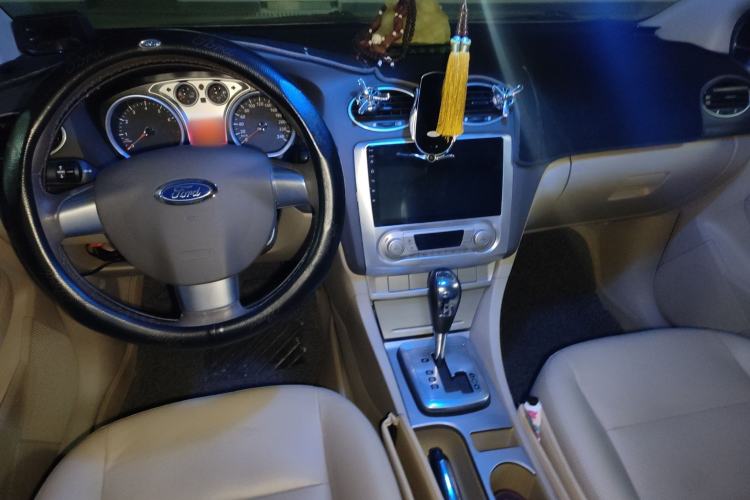 Used Ford Focus 2013 Sedan Classic 1.8L Automatic Fashion Edition
