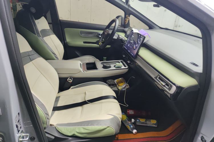 Used AION Y 2023 Plus 510 Enjoy Edition Right Front Seat