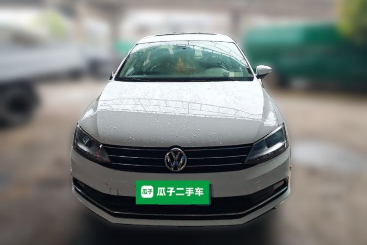 Used Volkswagen Sagitar 2015 1.6L Manual Comfort Model Front