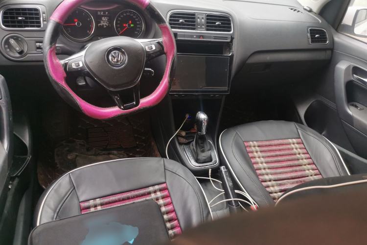 Used Volkswagen Polo 2016 1.6L Automatic Comfort Model Interior 2