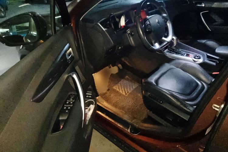 Used DS 6 2016 1.6T Luxury Edition THP160 Driver Seat