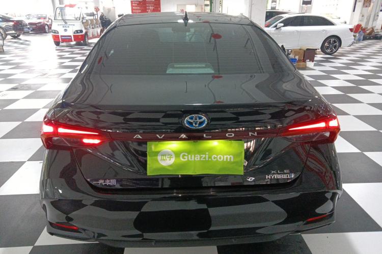 Used Toyota Avalon 2019 Dual-Engine 2.5L XLE Prestige Version China VI Standard