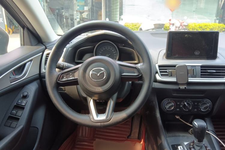 Used Mazda 3 Axela 2017 Sedan 1.5L Automatic Comfort Model China VI Standard Steering Wheel