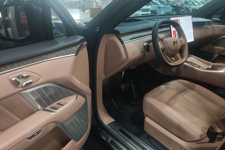 Used ONVO Luxeed L90 2025 Model—Max Six-Seater Version