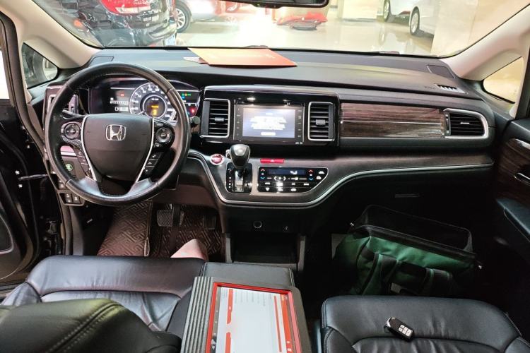 Used Honda Elysion 2016 2.4L Supreme Edition
