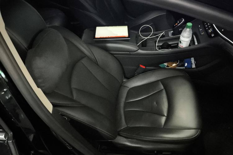 Used Buick LaCrosse 2022 652T Luxury Version Right Front Seat