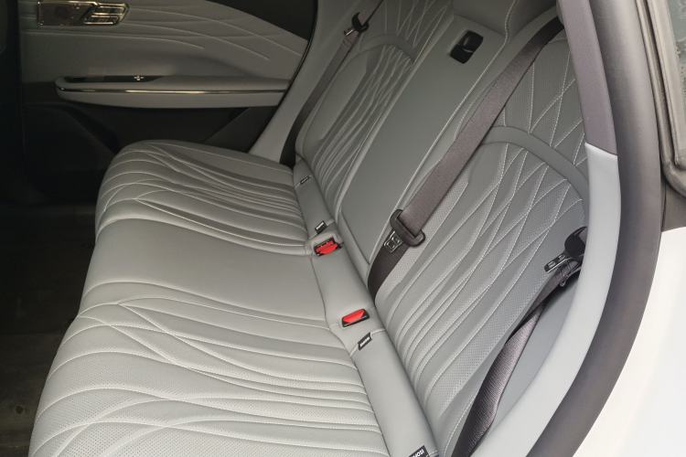 Used Geely Galaxy E8 2025 700 km Long-Range Intelligent Driving Version Left Rear Seat