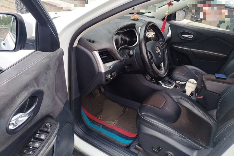 Used Jeep Cherokee 2017 2.0L Superior Edition