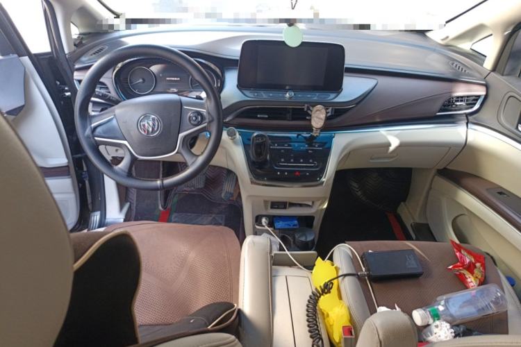 Used Buick GL8 2021 Land Cruiser Executive Class 652T Comfort Model Center Console