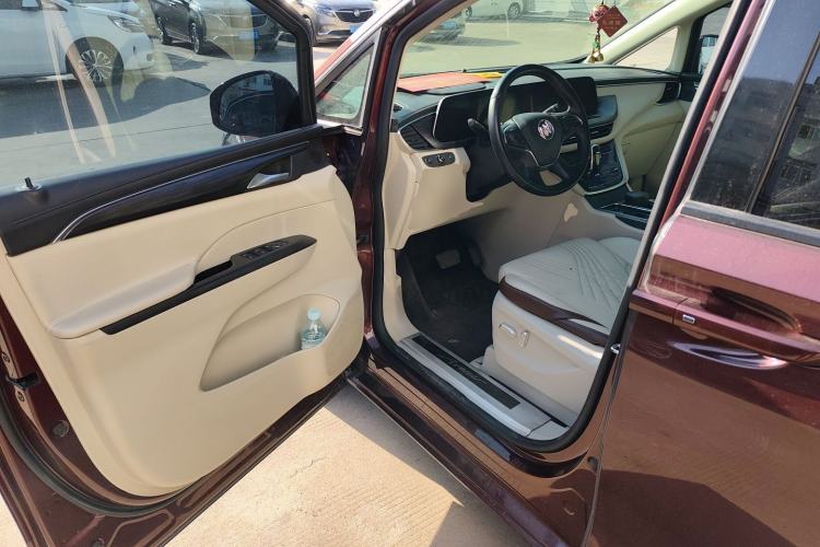 Used Buick GL8 2022 ES Landtrek 653T Comfort Edition