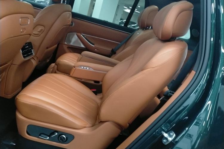 Used Hima AITO M8 2025 Extended-Range Ultra Version 53.4 kWh 6-Seater Edition Left Rear Seat