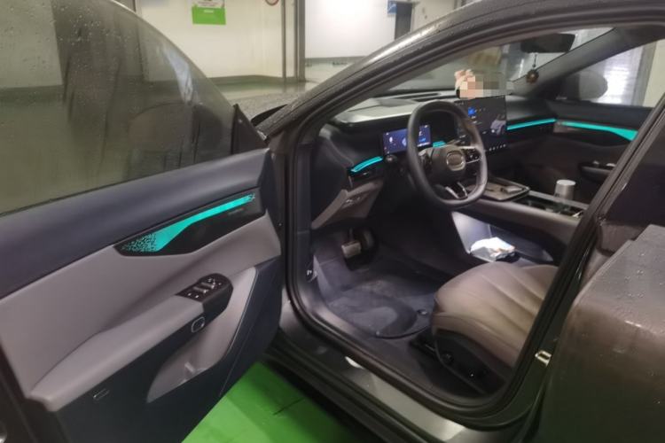 Used Lynk & Co 07 2024 EM-P 126 Long-Range Halo Driver Seat