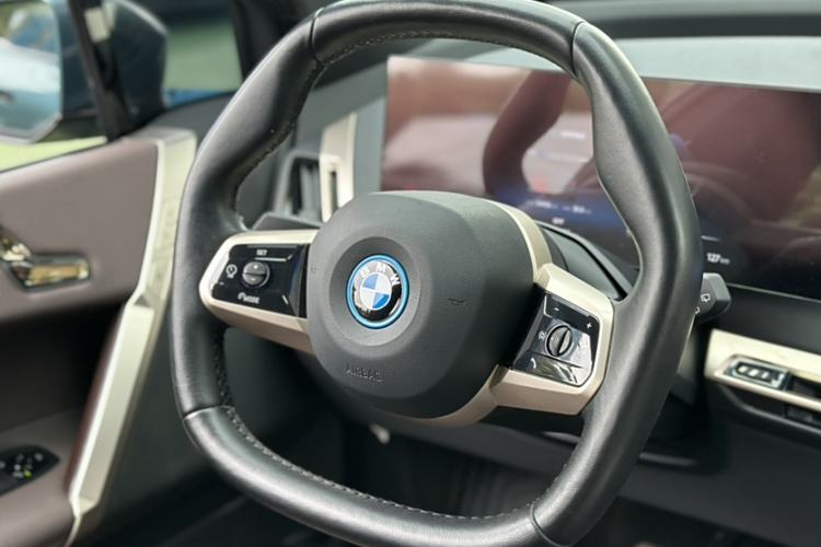 Used BMW iX 2022 xDrive40
