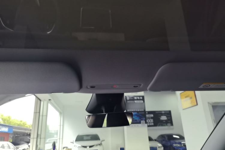 Used Tesla Model Y 2025 Rear-Wheel Drive First Edition Headliner