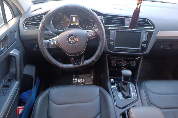 Used Volkswagen Tiguan L 2018 330TSI Automatic Two-Wheel Drive Luxury Edition Steering Wheel
