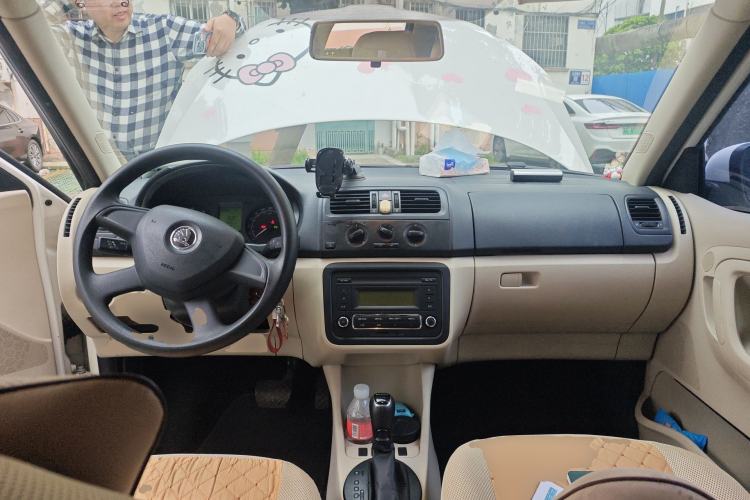 Used Skoda Fabia 2014 1.4L Automatic Crystal Edition Center Console