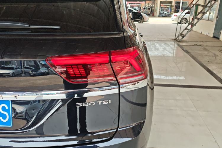 Used Volkswagen Teramont X 2020 380TSI Four-Wheel Drive Prestige Luxury Edition Right Rear Taillight