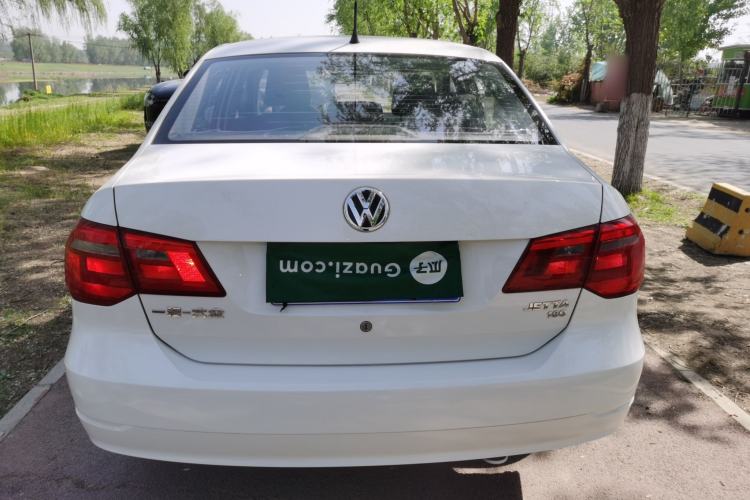 Used Volkswagen Jetta 2015 1.6L Automatic Fashion Model