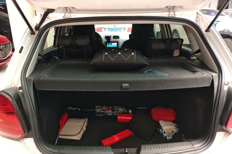 Used Volkswagen Polo 2016 1.6L Automatic Comfort Model
