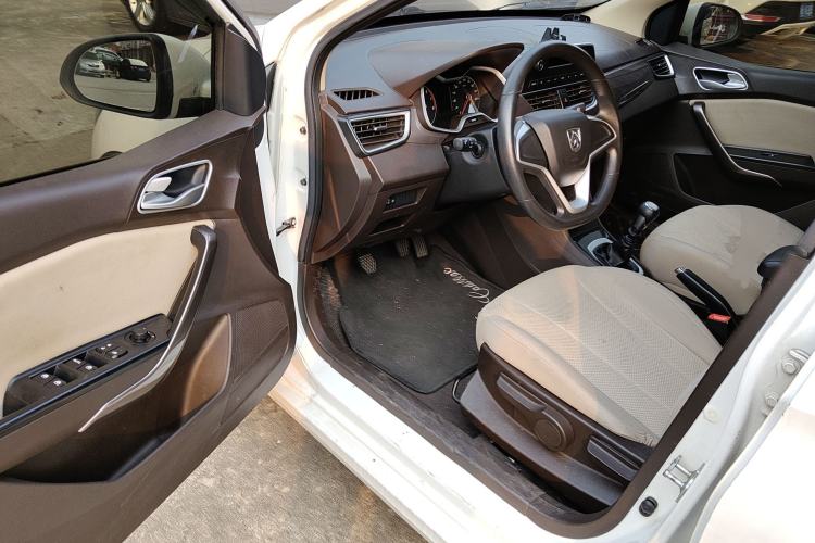 Used Baojun 310W 2017 1.5L Manual Comfort Version China V Driver Seat