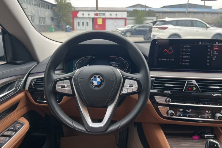 Used BMW 6 Series GT 2021 Updated 630i Luxury Design Package Interior 1