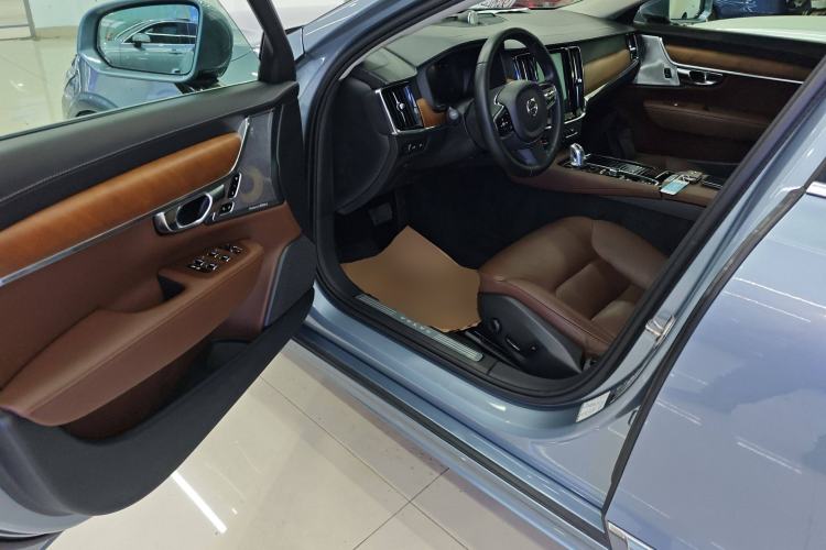 Used Volvo S90 New Energy 2019 T8 E-Drive Hybrid Intelligent Luxury Version China V Standard Driver Seat