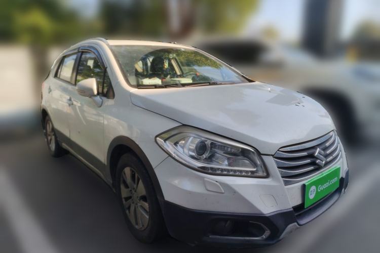 Used Suzuki S-Cross 2014 1.6L CVT Two-Wheel Drive Elite Version Front Right 45 Deg