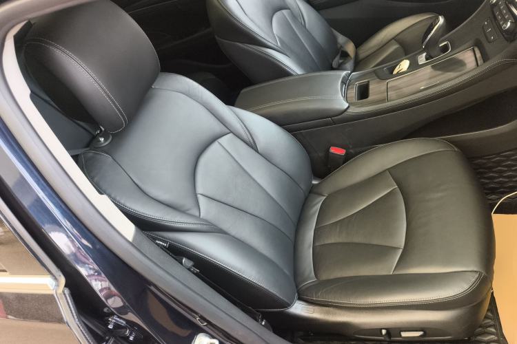 Used Buick LaCrosse 2020 652T Luxury Version Right Front Seat