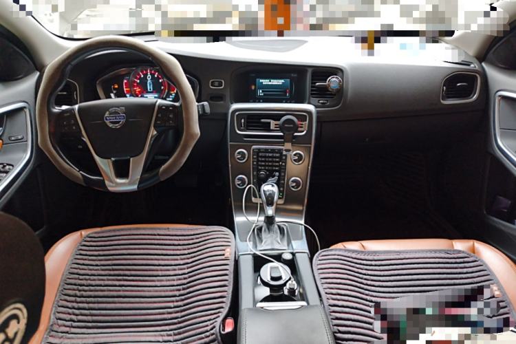 Used Volvo S60 2015 S60L T5 Intelligent Drive Edition Center Console