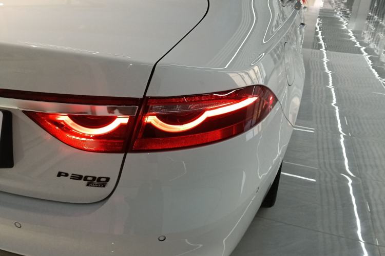 Used Jaguar XFL 2024 2.0T P300 Four-Wheel Drive Flagship Sport Gold Edition