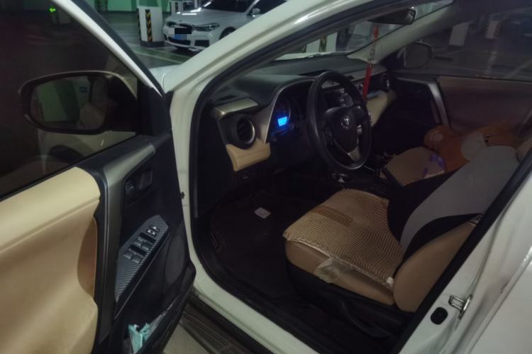 Used Toyota RAV4 2013 2.0L CVT Two-Wheel Drive Urban Edition