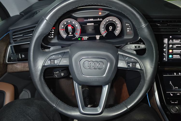 Used Audi Q7 2021 45 TFSI quattro S line Sport model