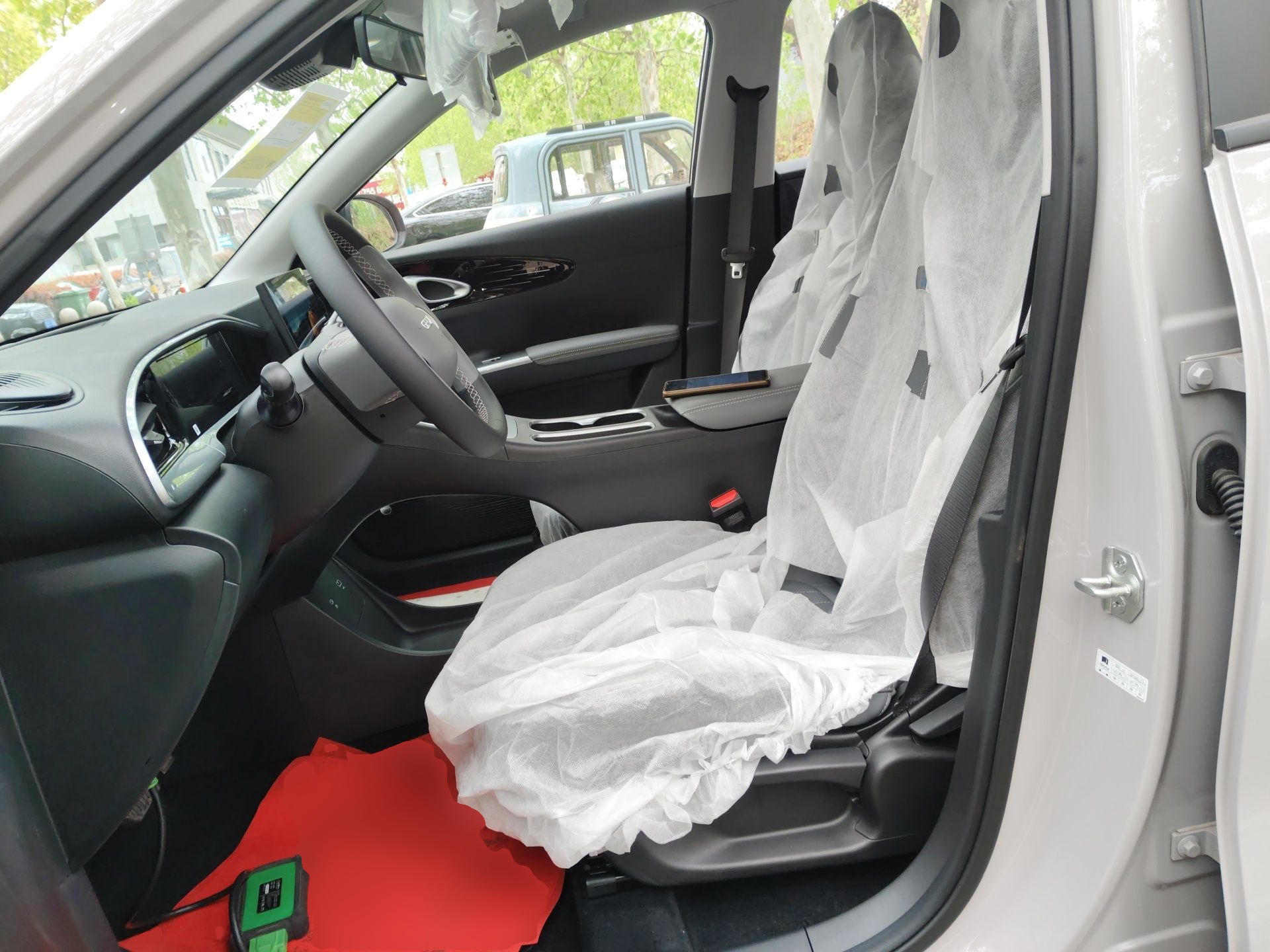 المقاعد الأمامية داخل السيارة