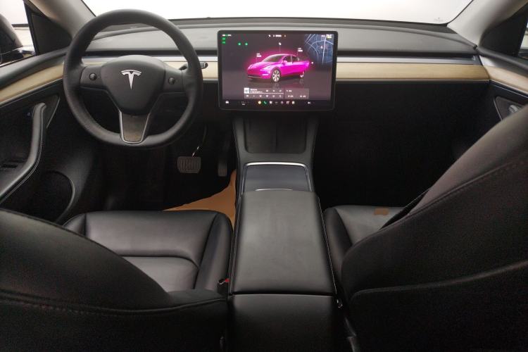 Used Tesla Model Y 2022 Long-Range All-Wheel-Drive Version

