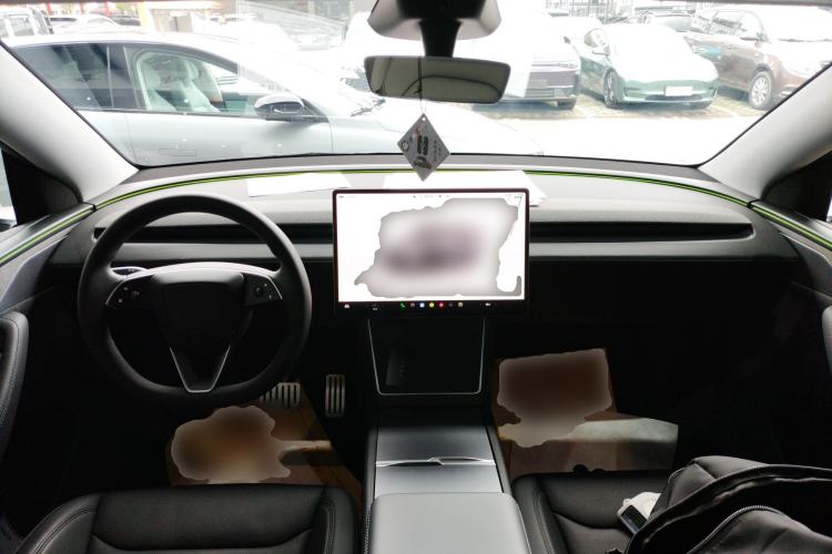 Used Tesla Model Y 2025 Long-Range All-Wheel-Drive Version