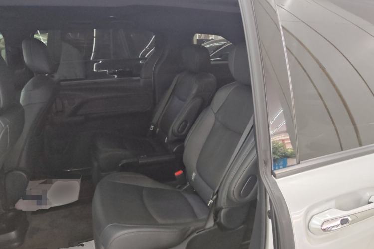 Used Toyota Sienna 2023 2.5L Hybrid Deluxe Edition