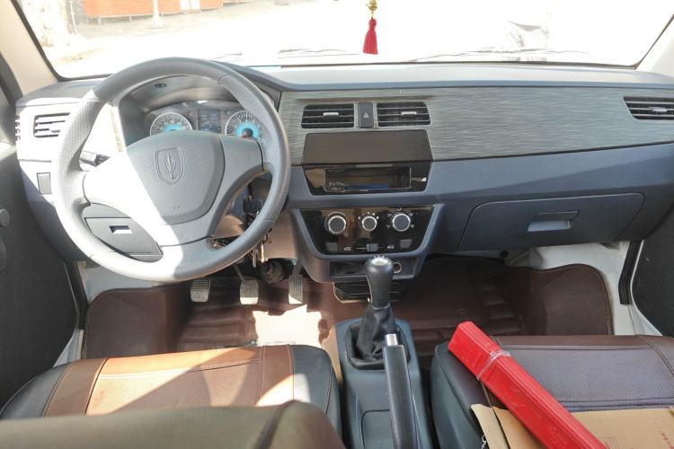 Used Jinbei Hiace X30 2023 1.5L Super-Comfortable Passenger Van 5/6/7-Seater Non-Air-Conditioned Version Model SWC15M
