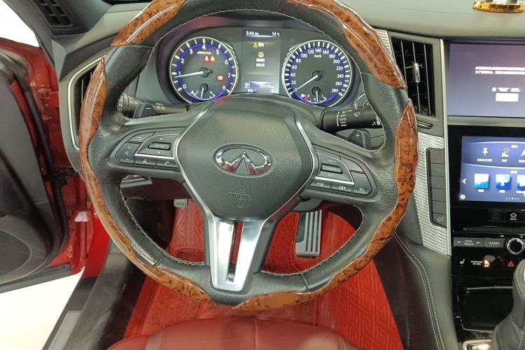 Used Infiniti Q60 2019 S 2.0T Luxury Sport Edition Steering Wheel